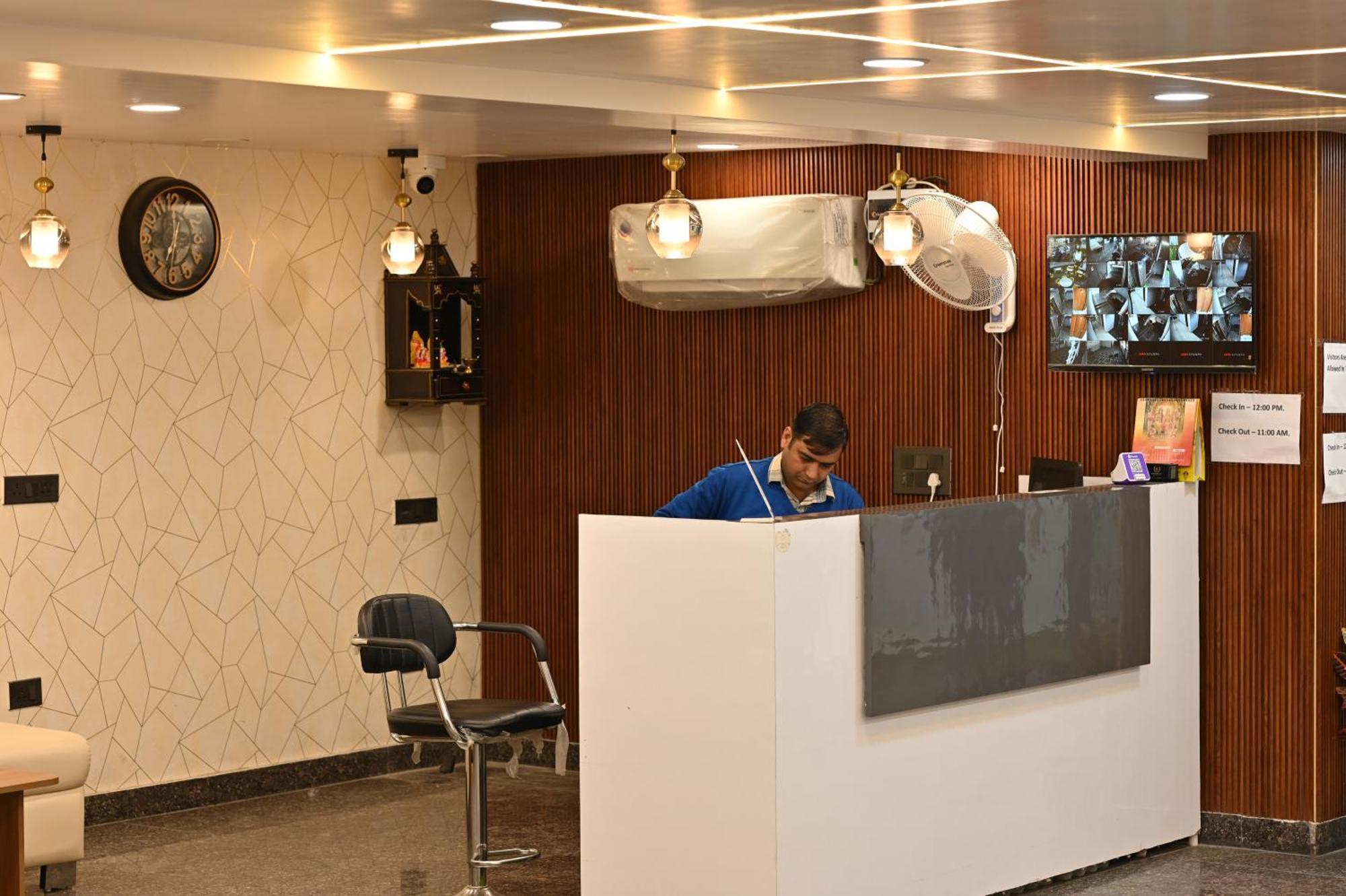 Hotel Down Town Paschim Vihar Delhi  Exterior foto