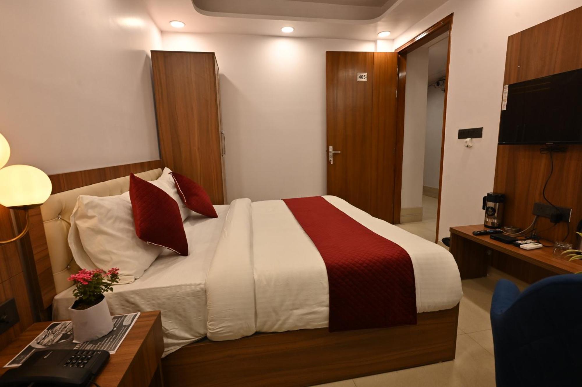 Hotel Down Town Paschim Vihar Delhi  Exterior foto