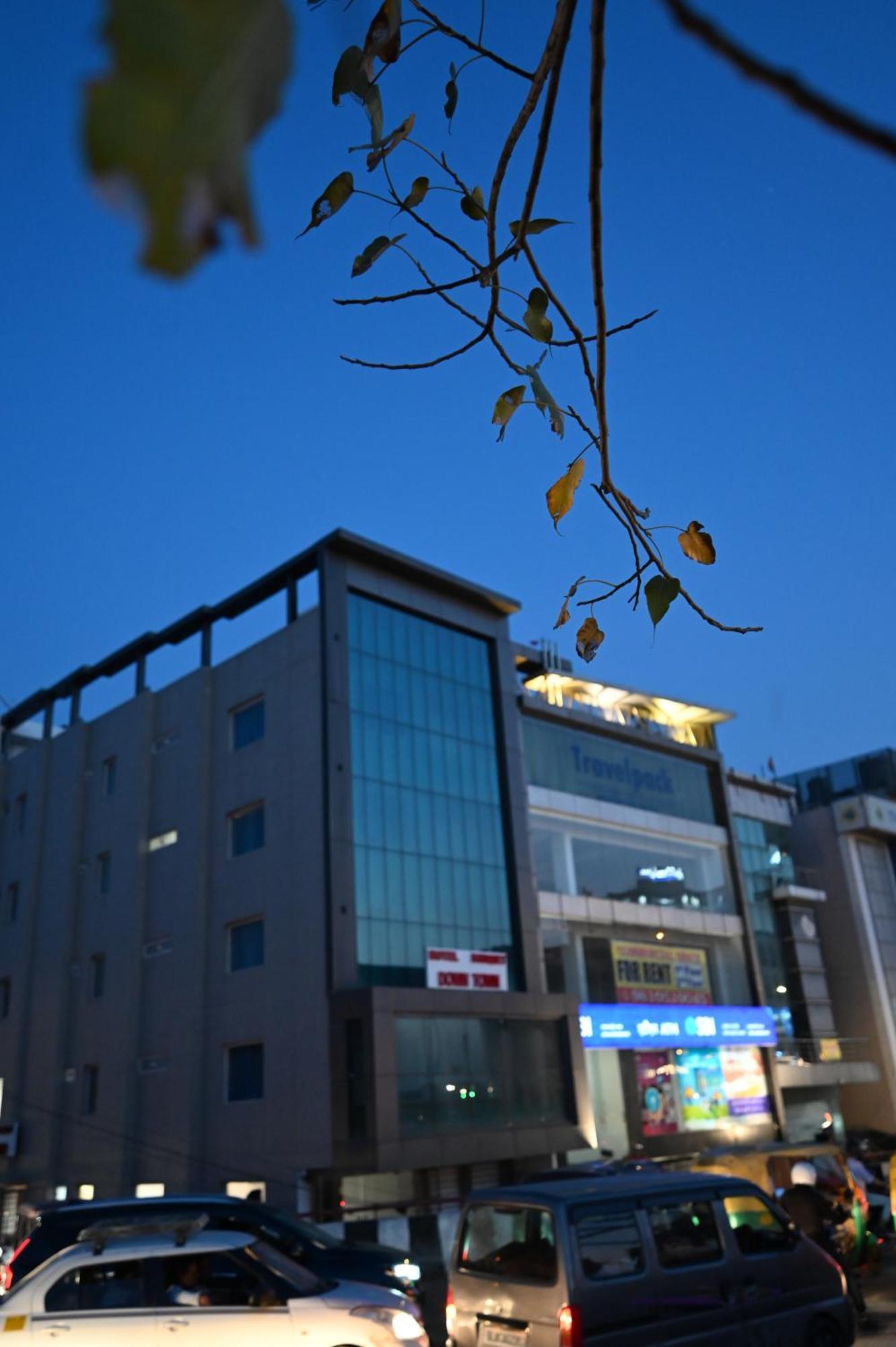 Hotel Down Town Paschim Vihar Delhi  Exterior foto
